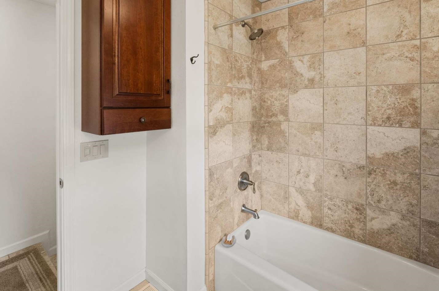 70 Corral De Tierra Rd, Salinas CA  93908-9485 exterior