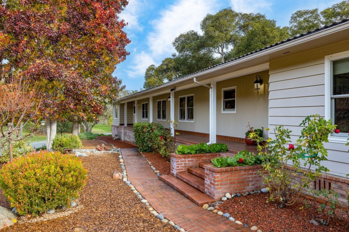 70 Corral De Tierra Rd, Salinas CA  93908-9485 exterior