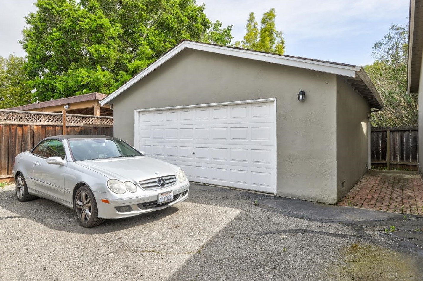 139 Oak Ct, Menlo Park CA  94025-2836 exterior