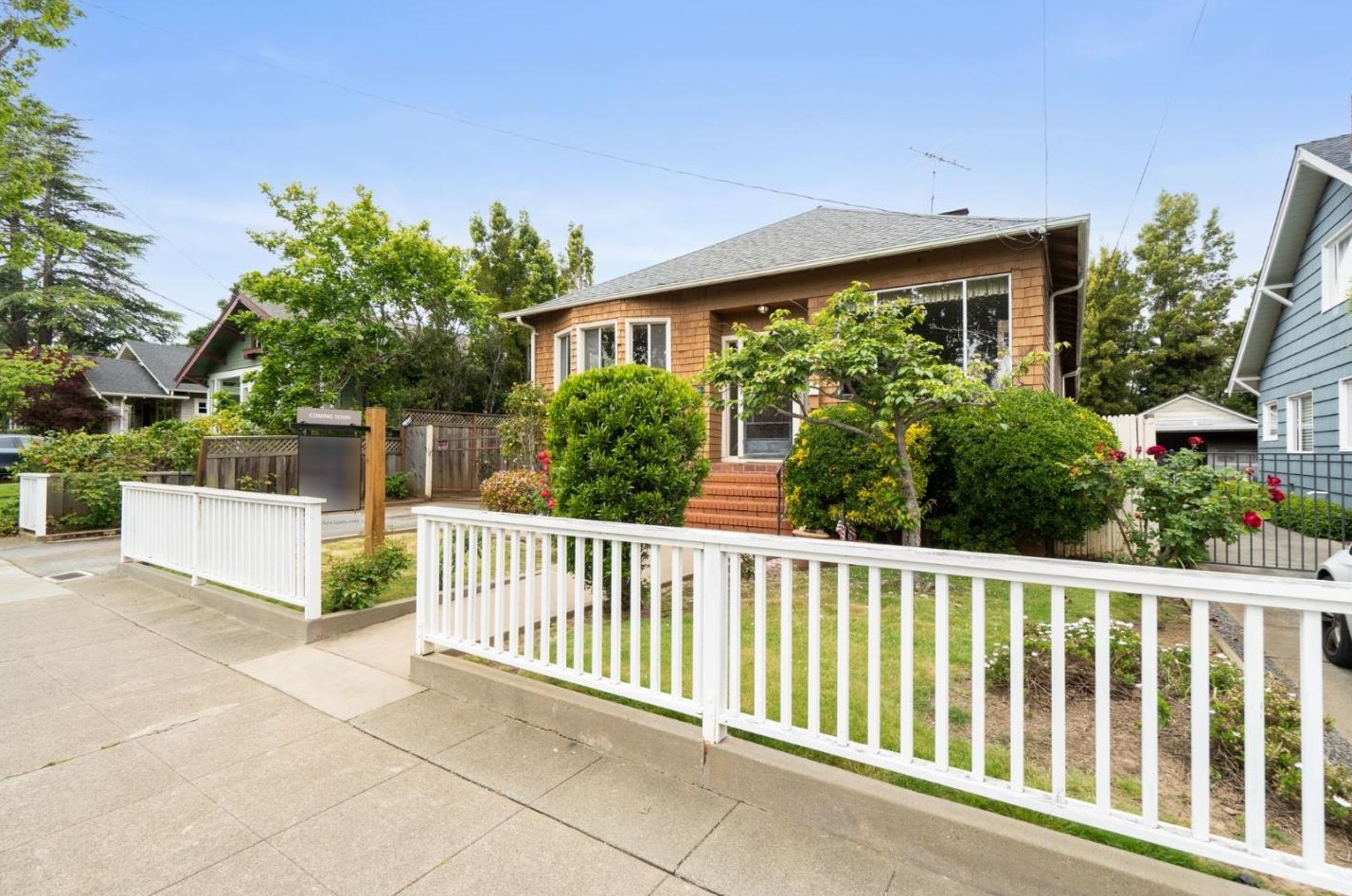 1516 Newlands Ave, Burlingame, CA 94010