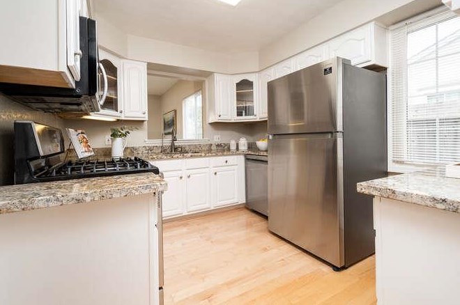 3957 Casanova Dr, San Mateo CA  94403-3651 exterior
