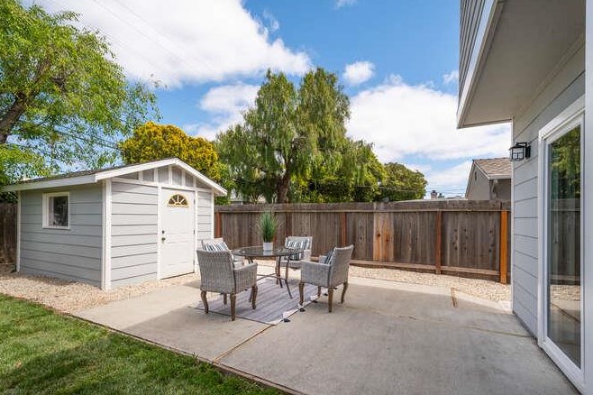 3957 Casanova Dr, San Mateo CA  94403-3651 exterior