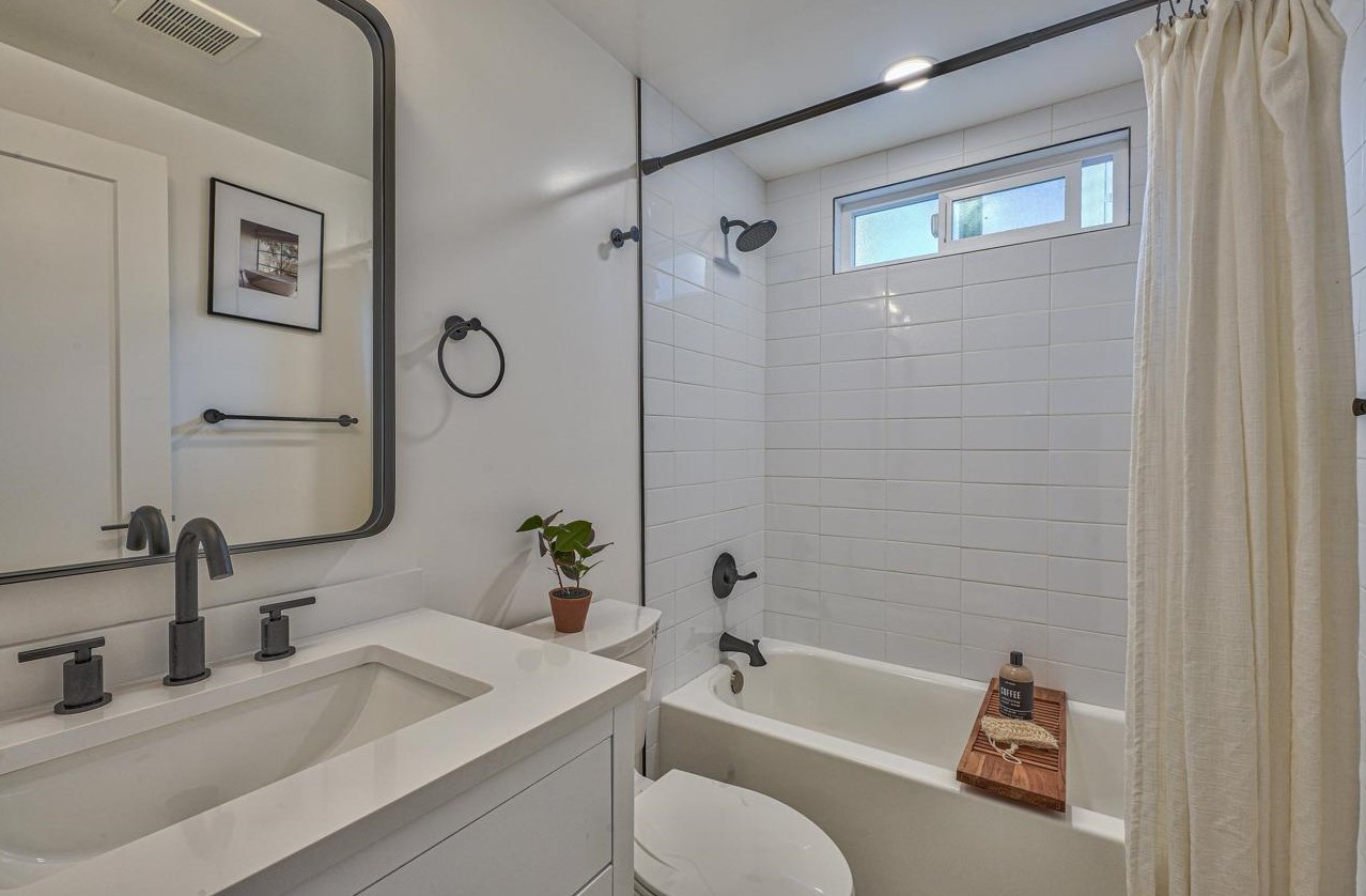 251 Via Del Pinar, Monterey CA  93940-2504 exterior