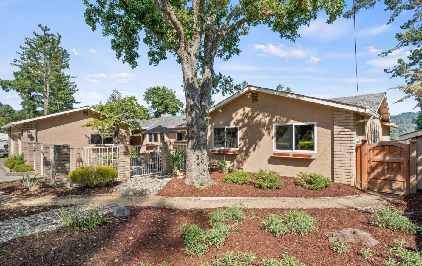 23494 Sunset Dr, Los Gatos, CA 95033