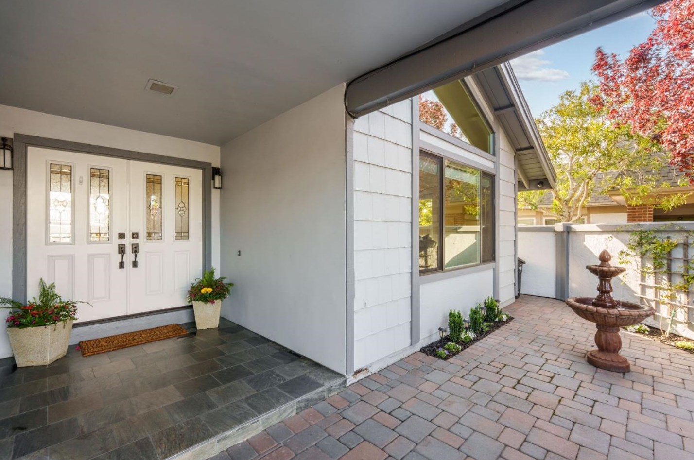 989 De Soto Ln, San Mateo, CA 94404