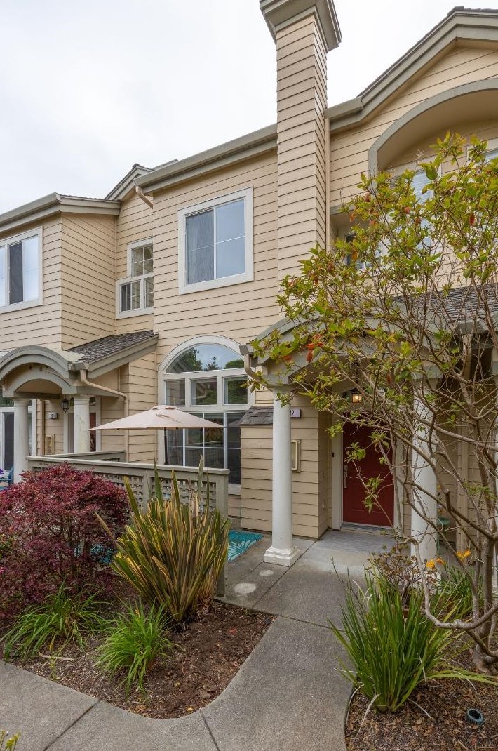 12 Patrick Way, Princeton by the Sea, CA 94019