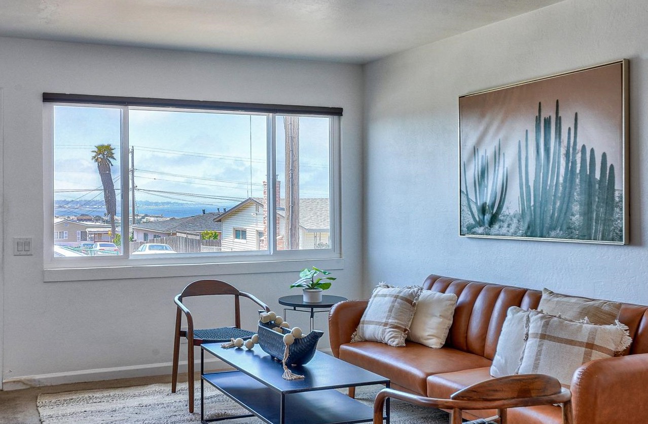 1334 Vallejo St, Seaside, CA 93955-5631