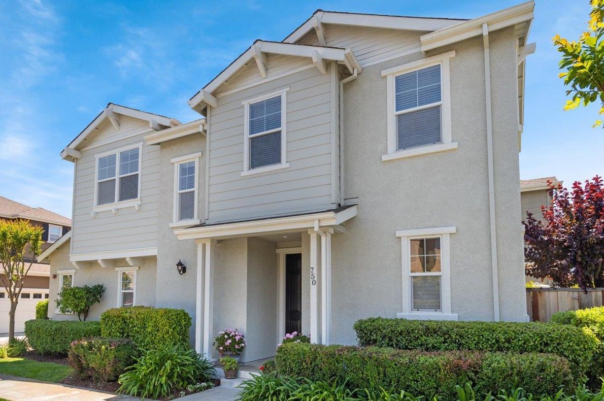 750 Tennyson Dr, Gilroy, CA 95020