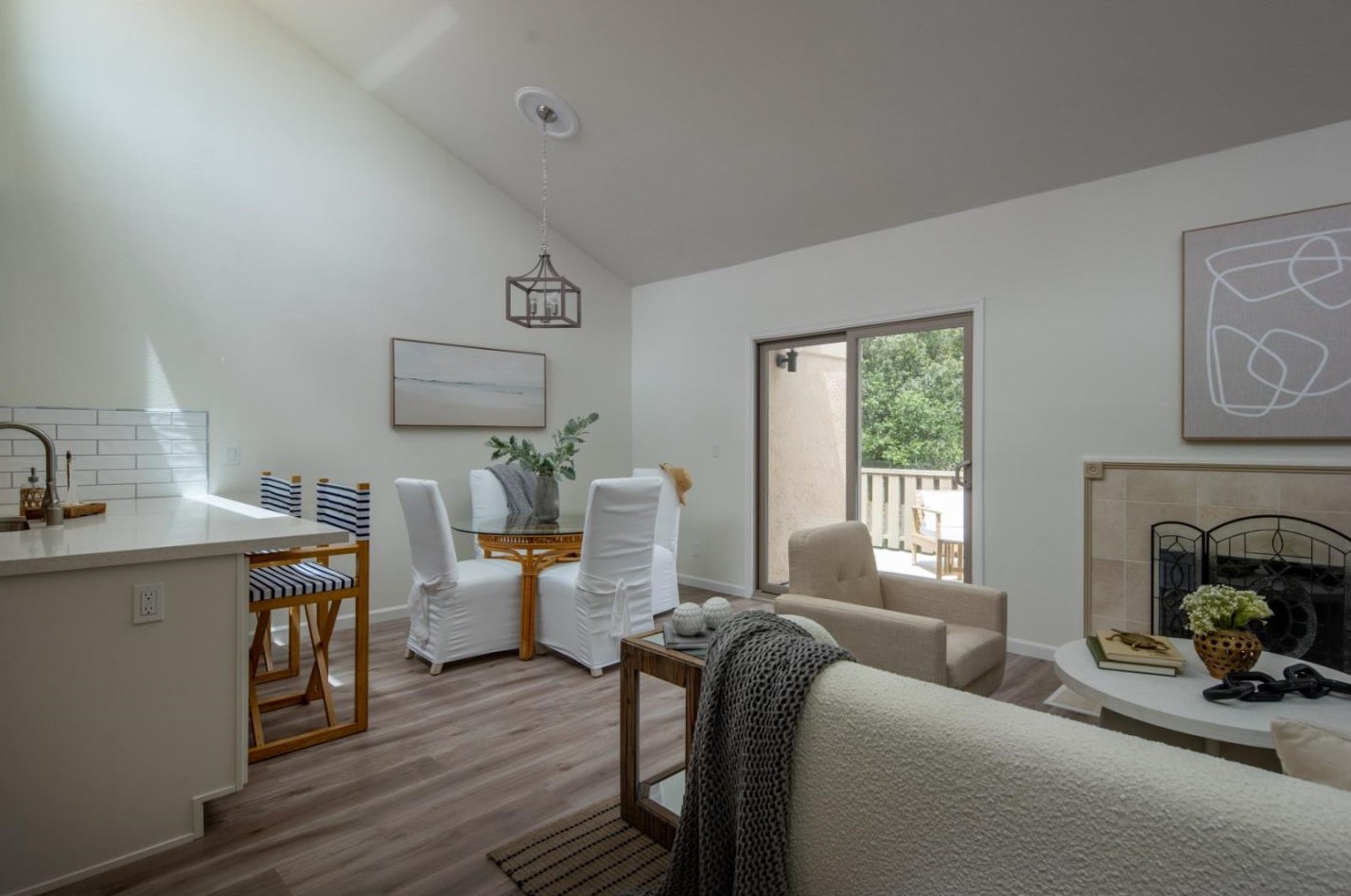 94 Montsalas Dr, Monterey, CA 93940-5296
