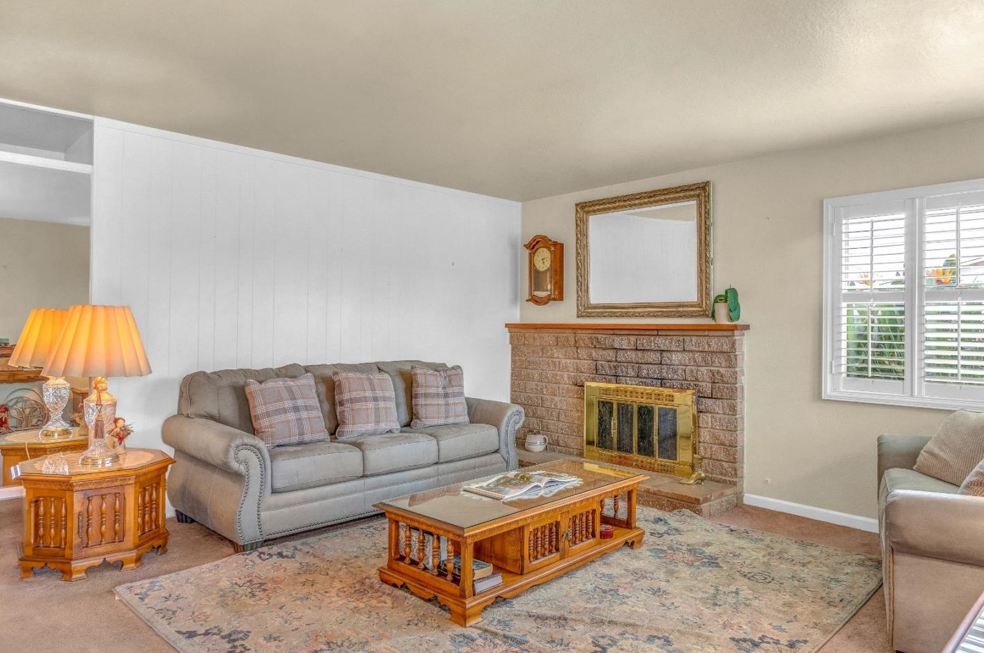 387 Mendocino Dr, Salinas, CA 93906-2539