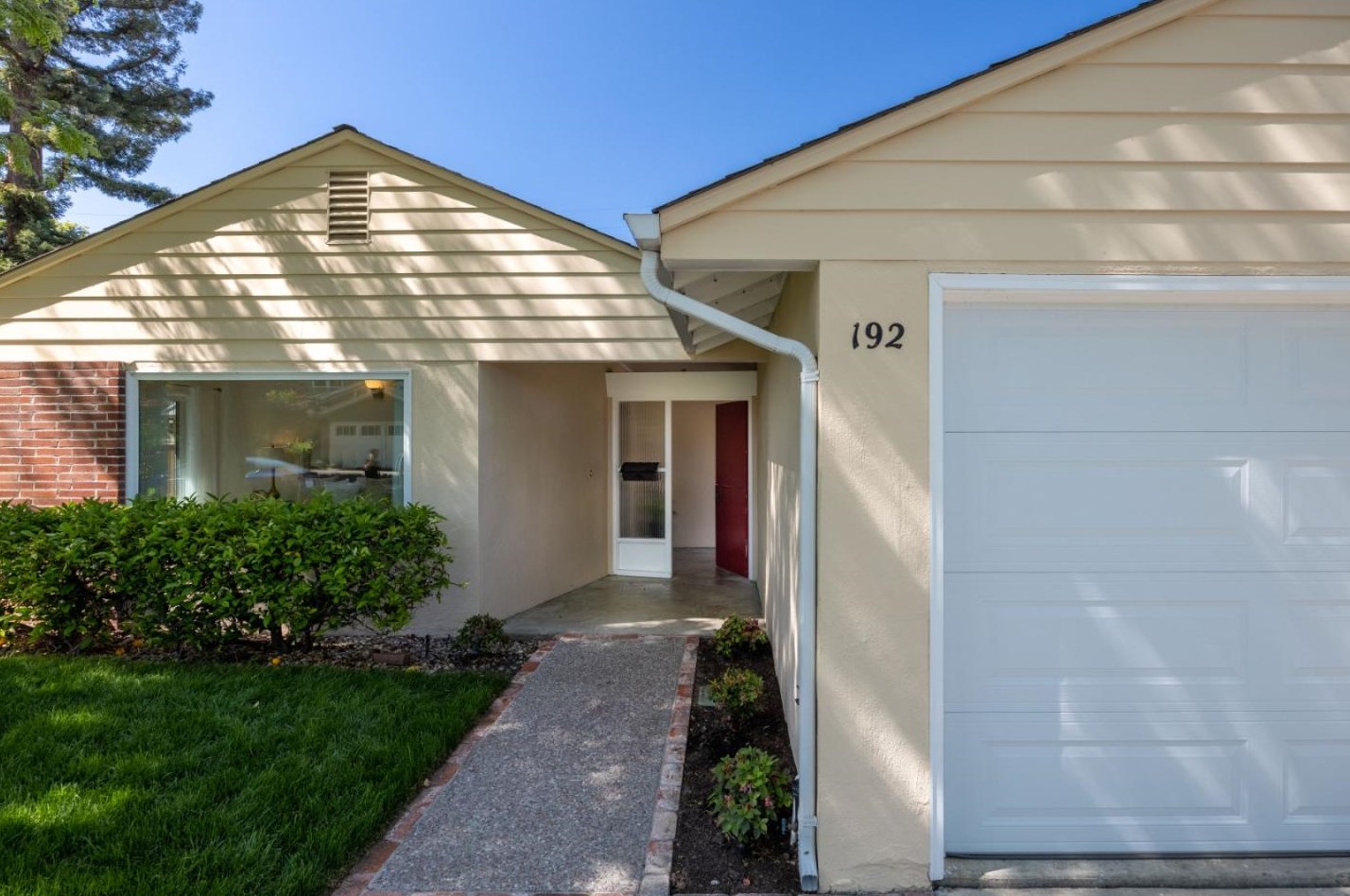 192 Walter Hays Dr, Palo Alto, CA 94303