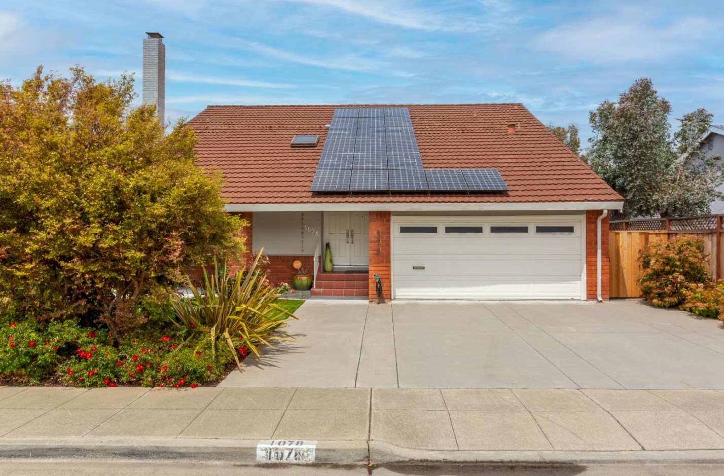 1078 Jamaica St, San Mateo, CA 94404-3527