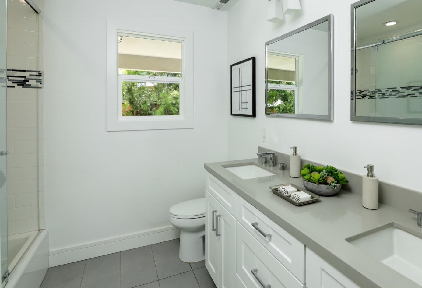331 Oak Ct, Menlo Park CA  94025-2840 exterior
