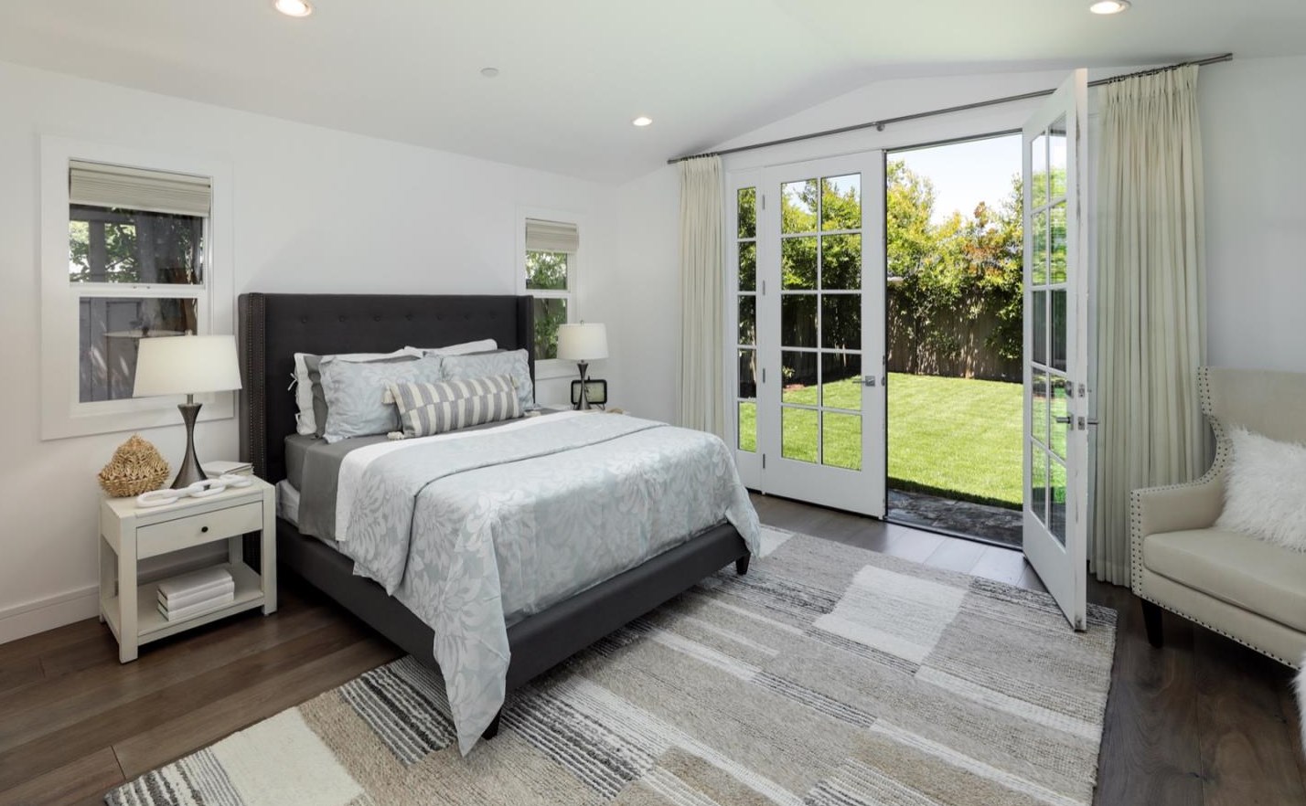 331 Oak Ct, Menlo Park CA  94025-2840 exterior