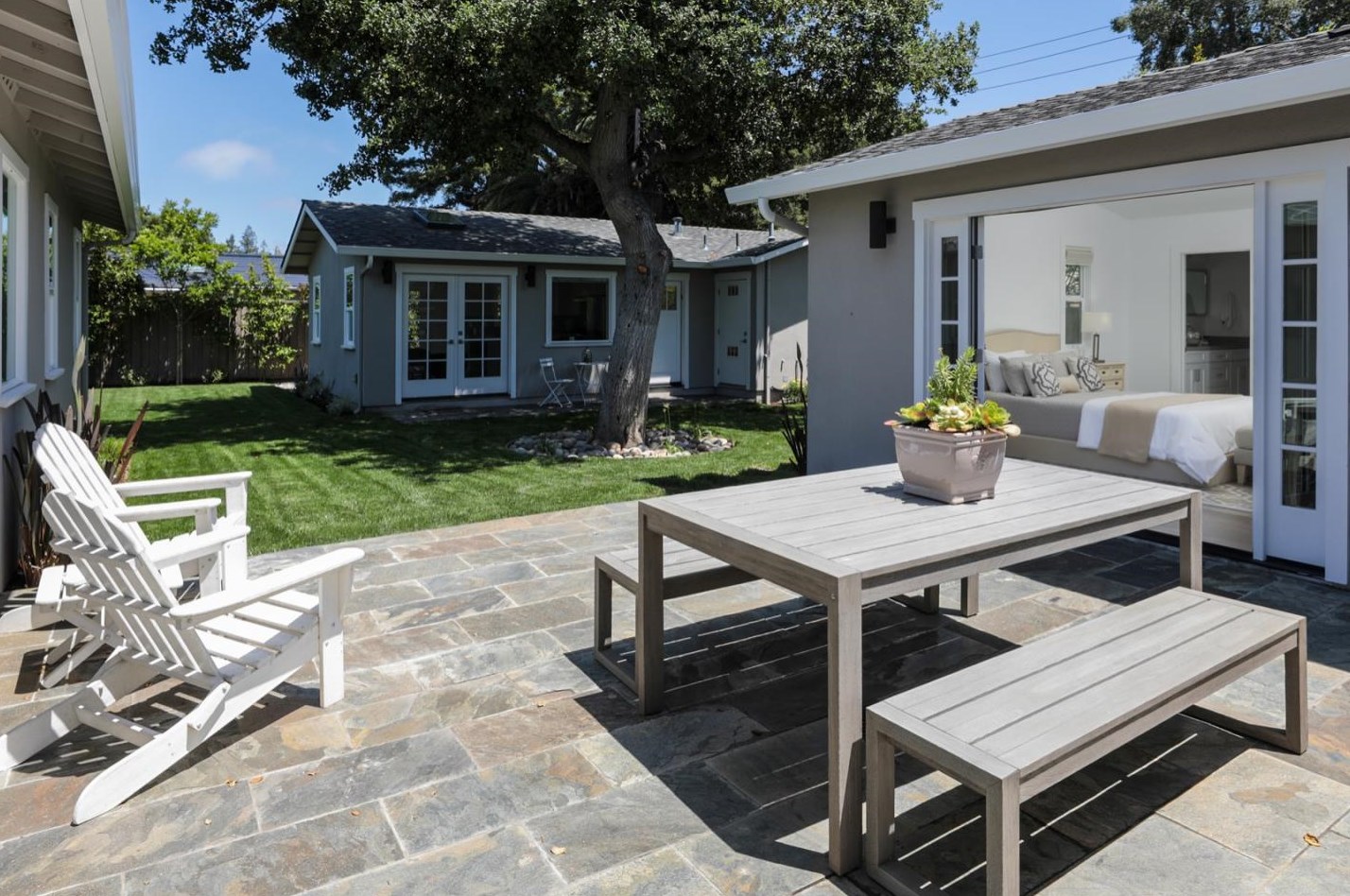 331 Oak Ct, Menlo Park CA  94025-2840 exterior
