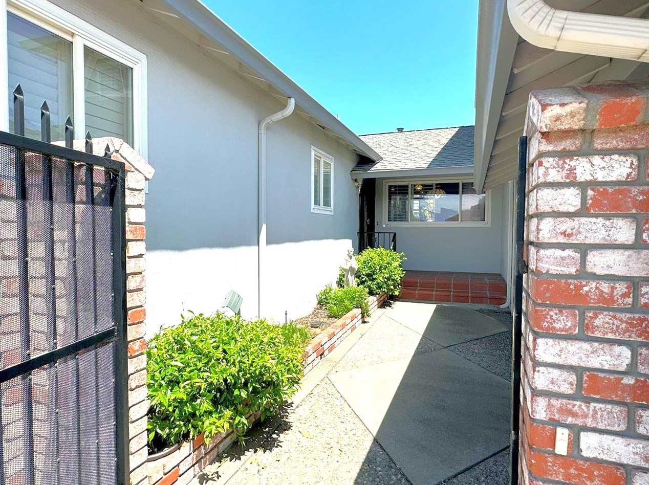 15304 Mendocino St, San Leandro, CA 94579