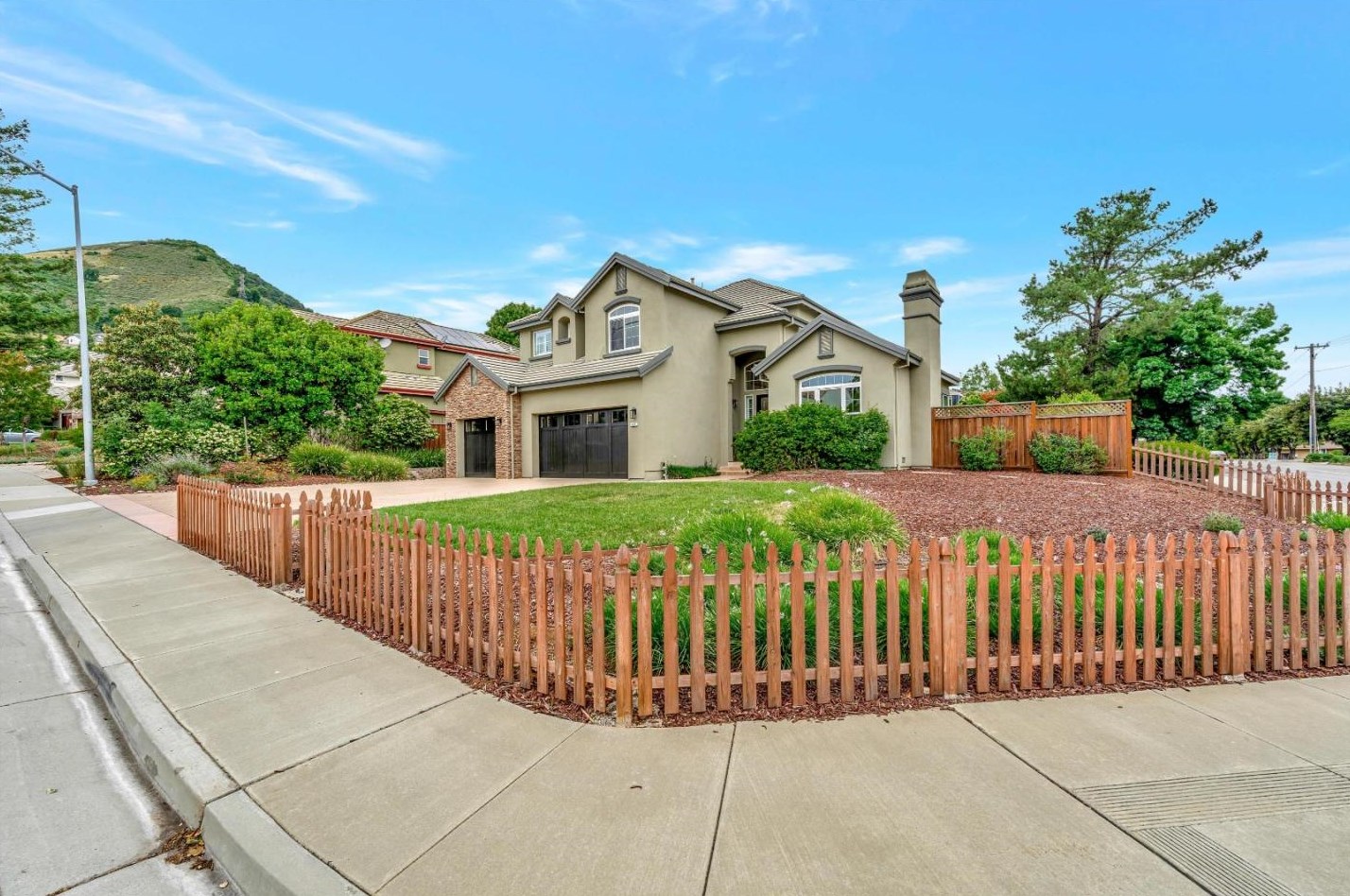 605 Price Dr, Morgan Hill, CA 95037