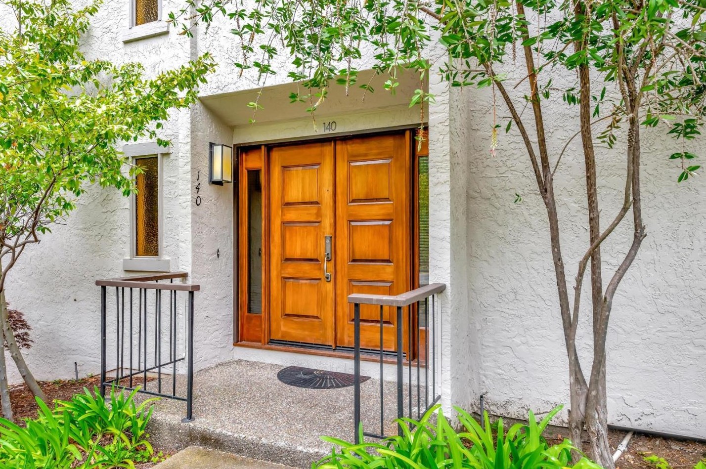 140 Sand Hill Cir, Menlo Park, CA 94025