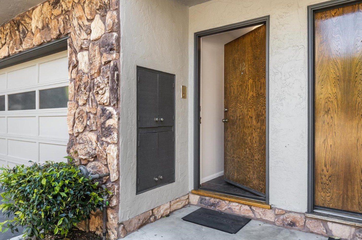 33 Park Rd 12, Burlingame, CA 94010