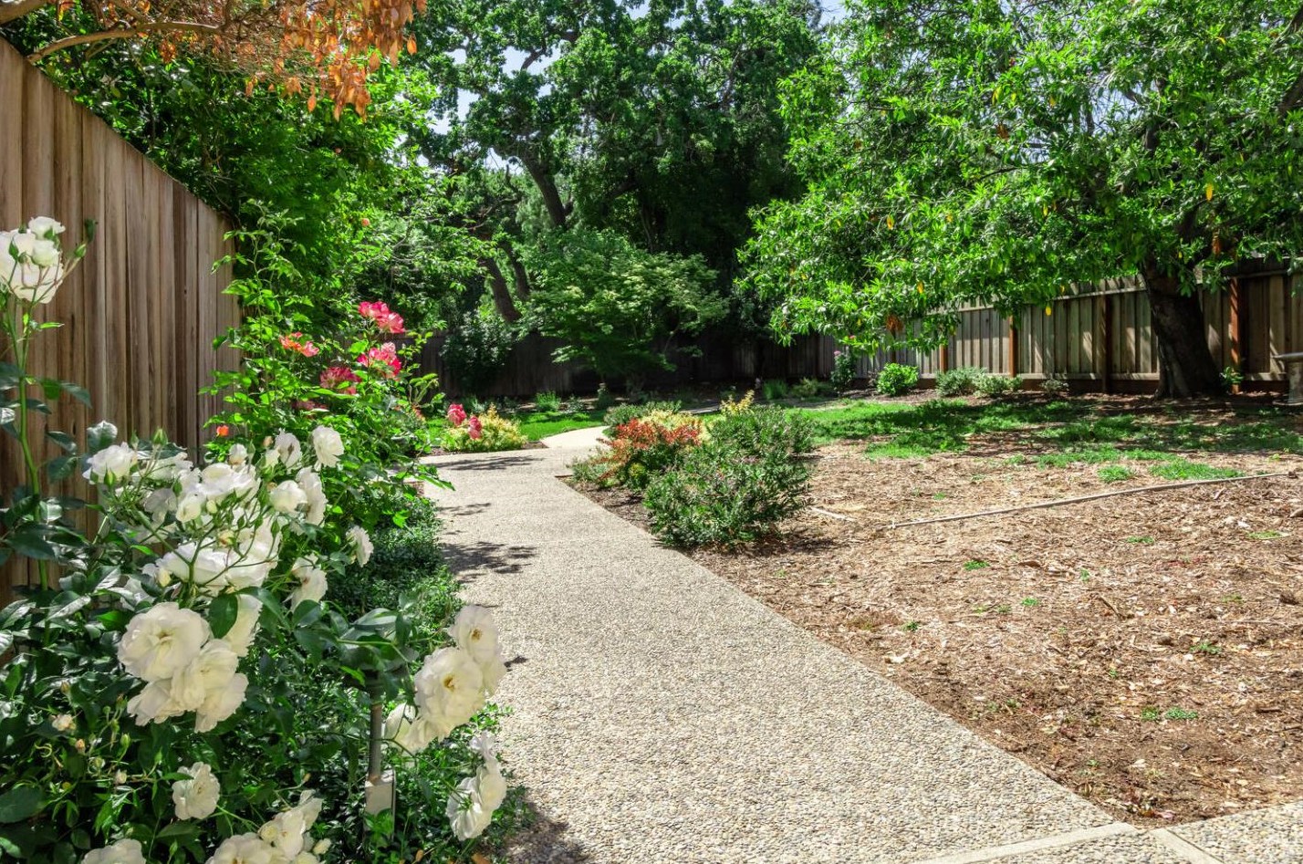 82 Loyola Ave, Menlo Park, CA 94025