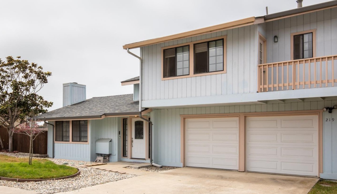 219 Mortimer Ln, Marina, CA 93933