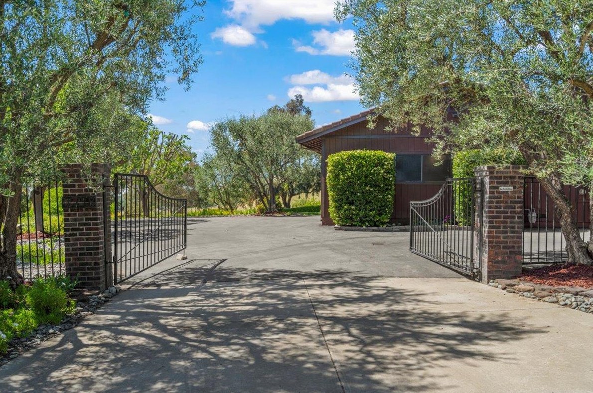 7798 Oak Spring Circle, Gilroy, CA 95020