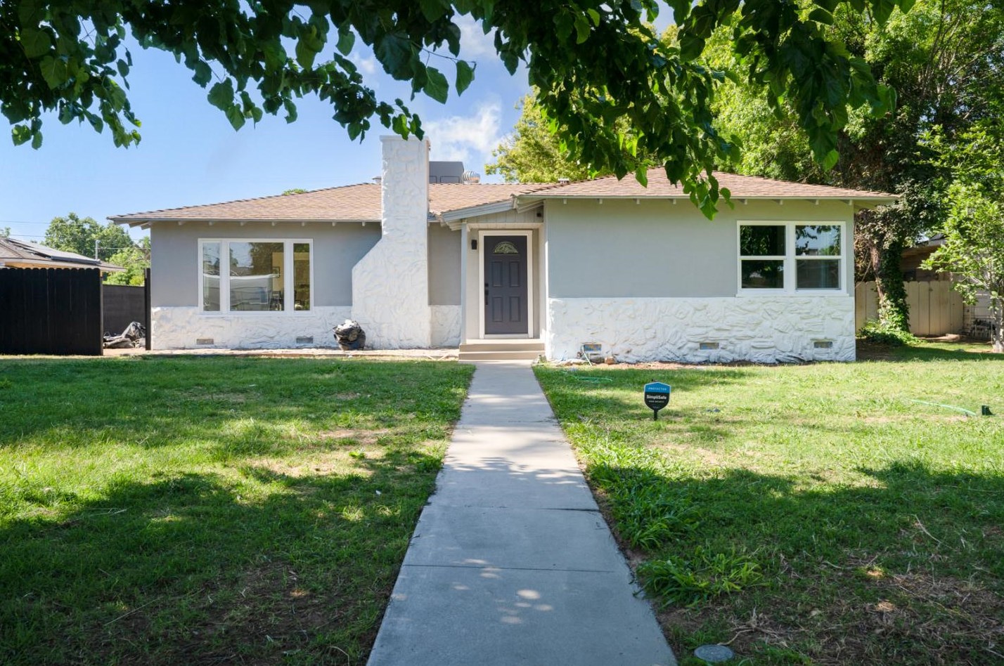 1704 Jennings St, Madera, CA 93637