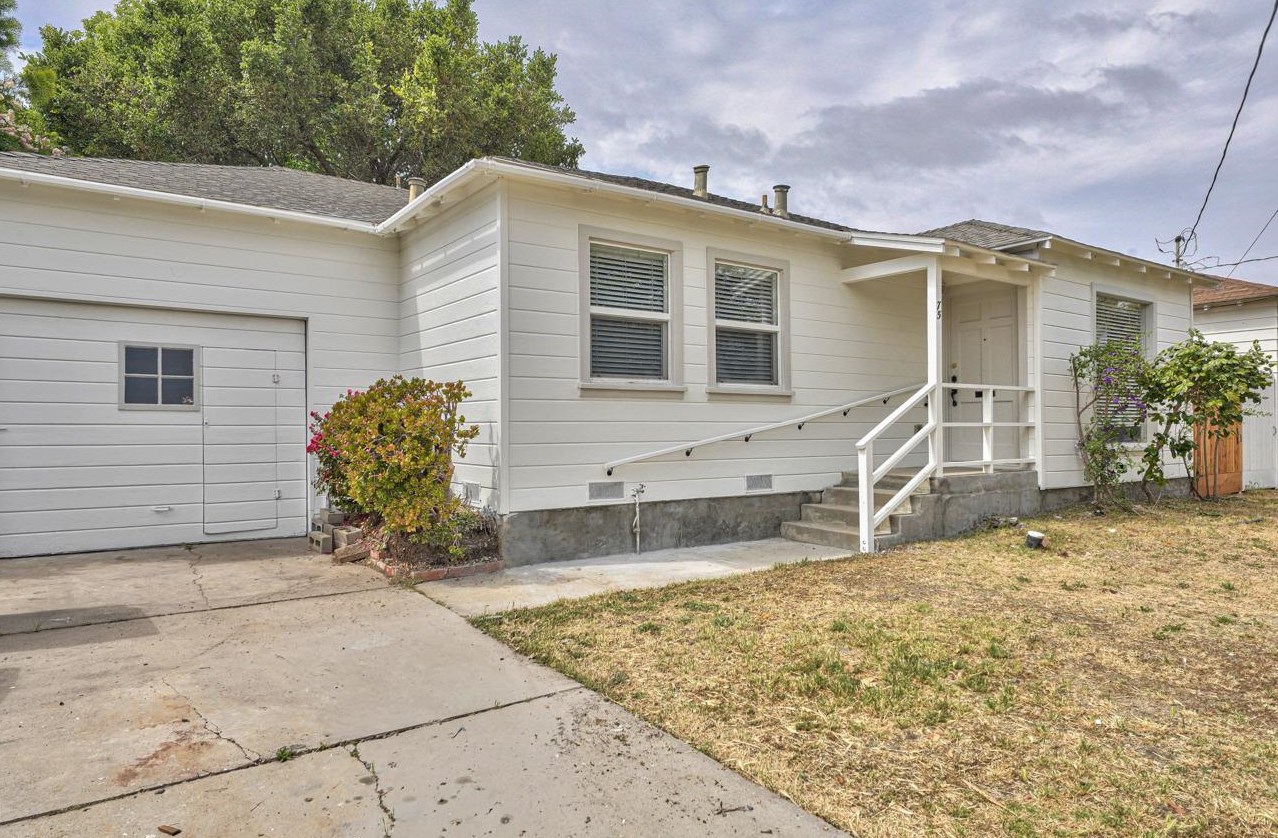 75 Mayfair Dr, Salinas, CA 93905-3208