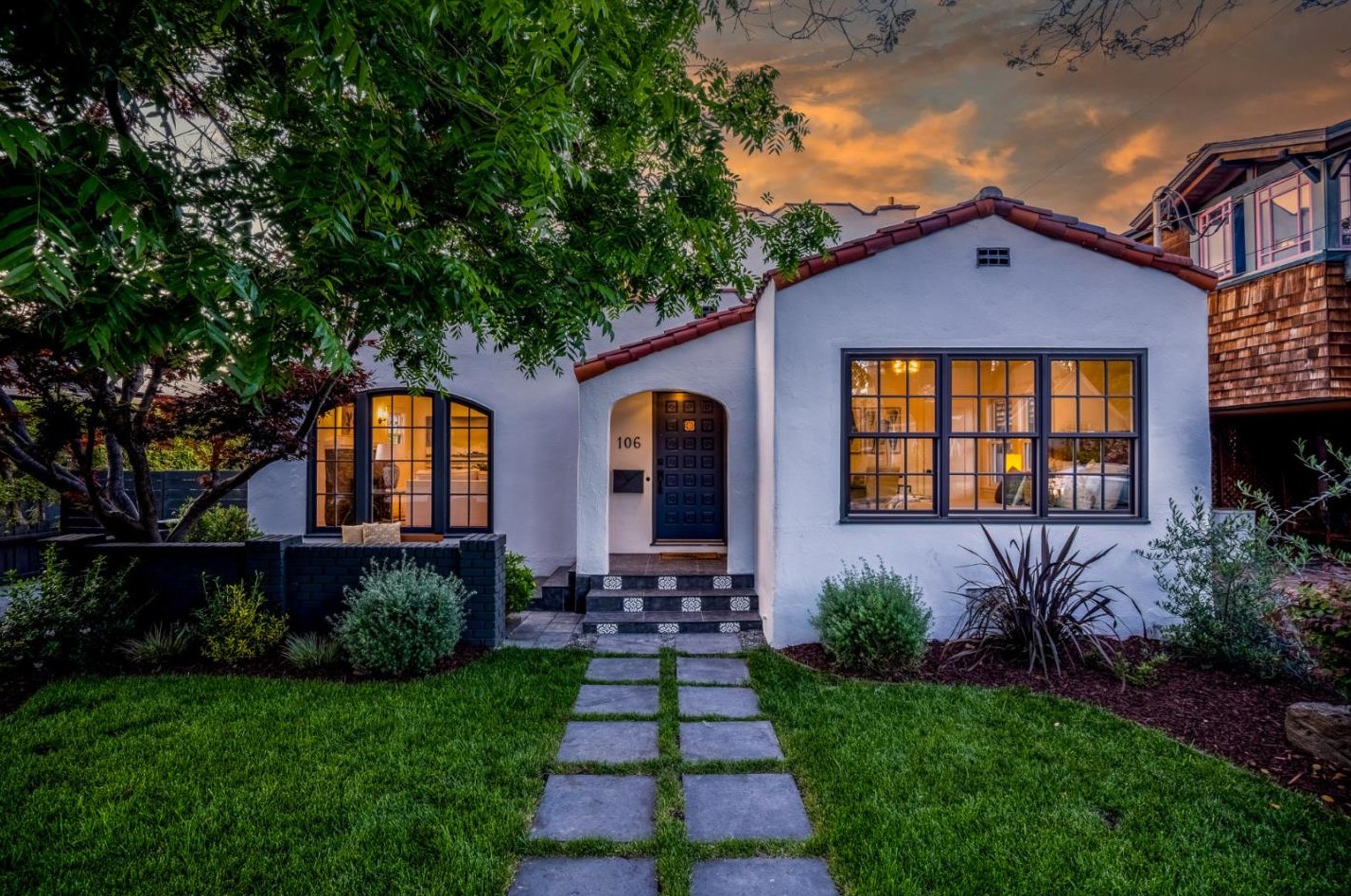 106 Clover Ln, Menlo Park, CA 94025-2708