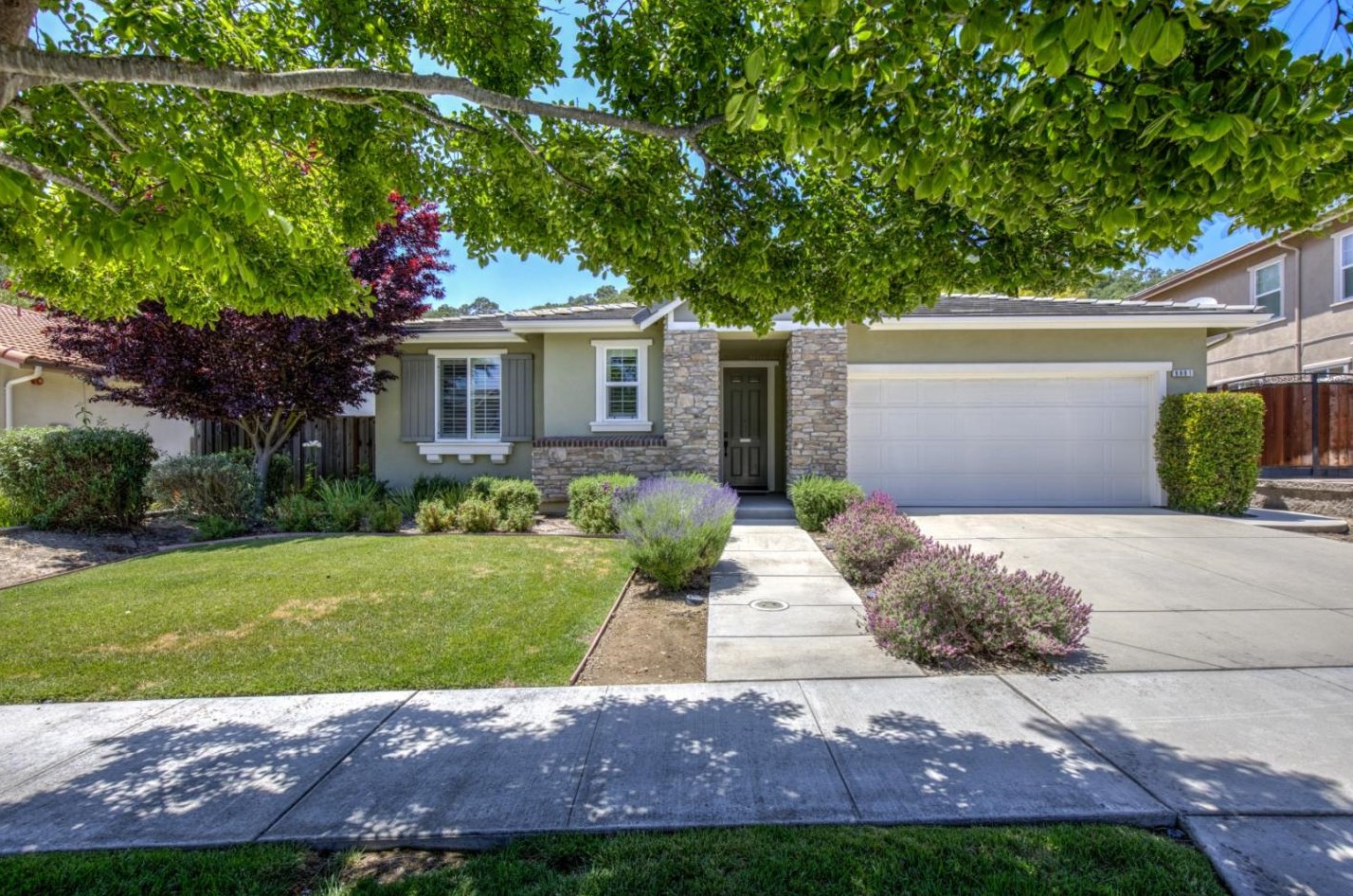 9881 Rancho Hills Dr, Gilroy, CA 95020