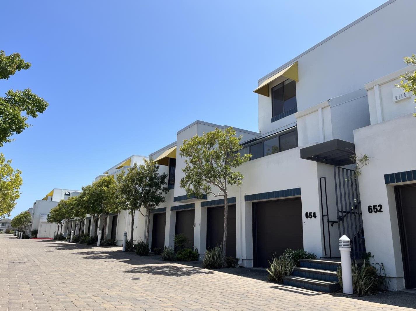 654 Portofino Ln, San Mateo, CA 94404-2938