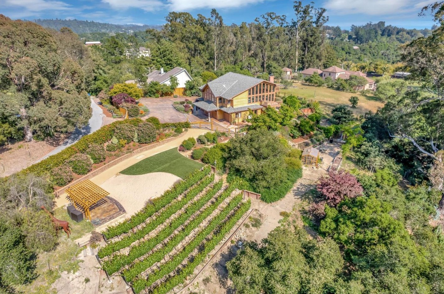 521 Amigo Rd, Soquel, CA 95073-9701