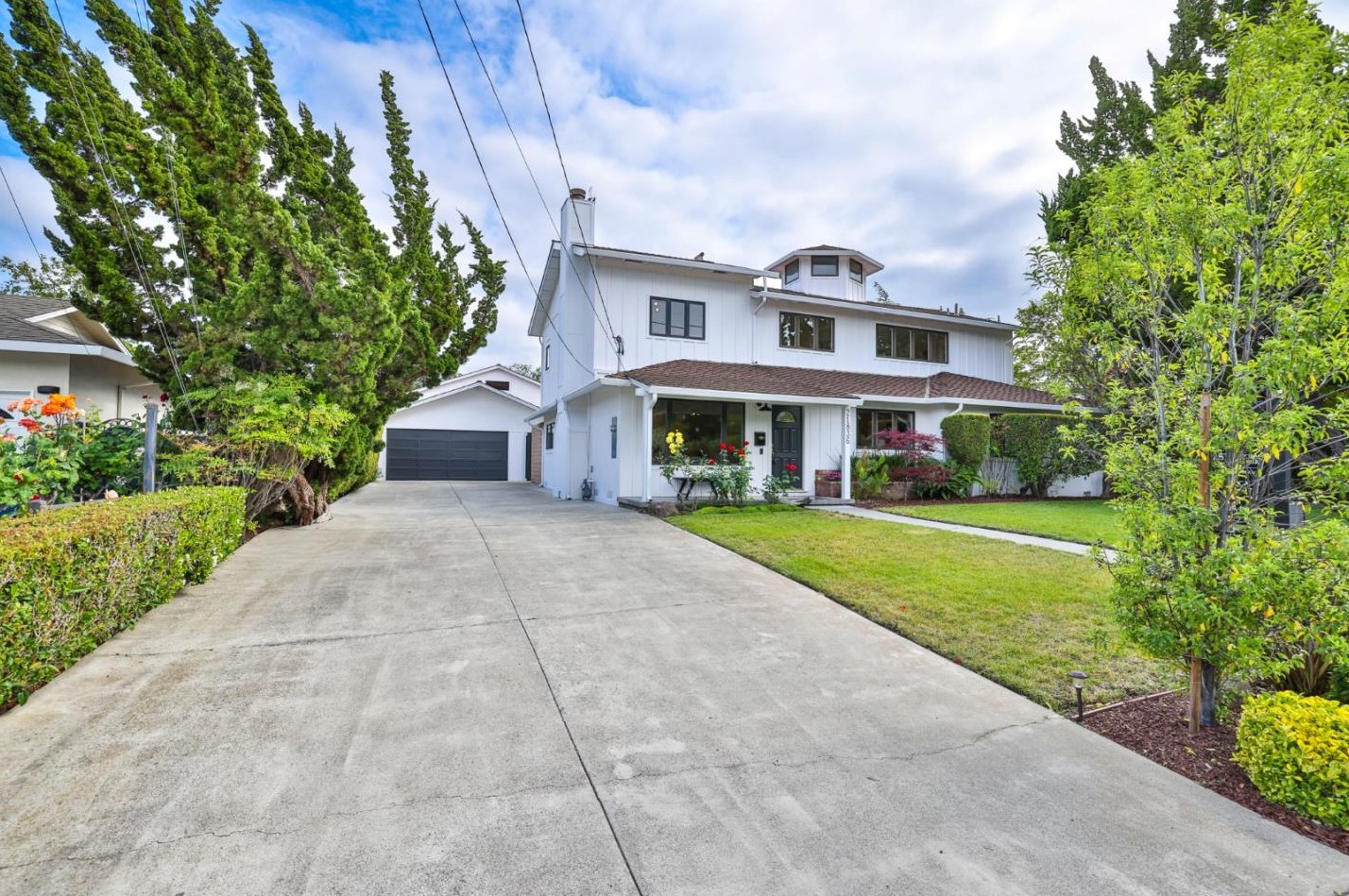 21836 Woodbury Dr, Cupertino, CA 95014-1148