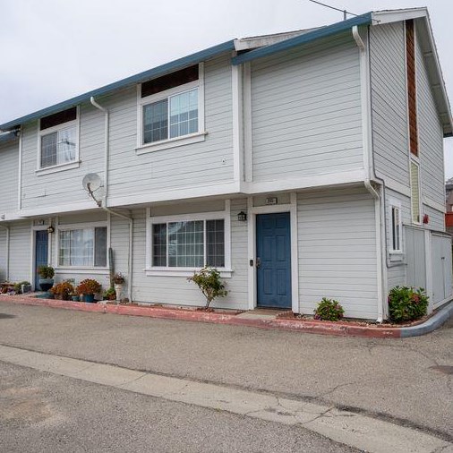 205 Clifton Rd, Pacifica, CA 94044