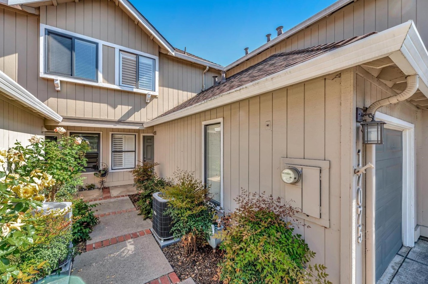 17075 Creekside Cir, Morgan Hill, CA 95037