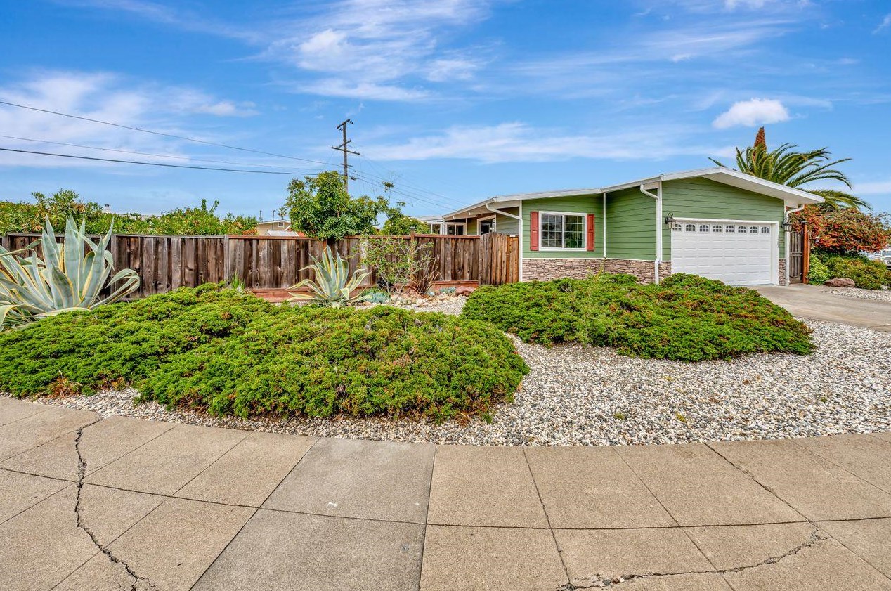 1583 Roberta Dr, San Mateo, CA 94403-1051