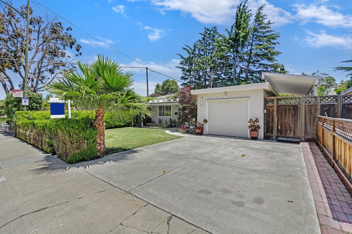 811 Wake Forest Dr, Mountain View, CA 94043