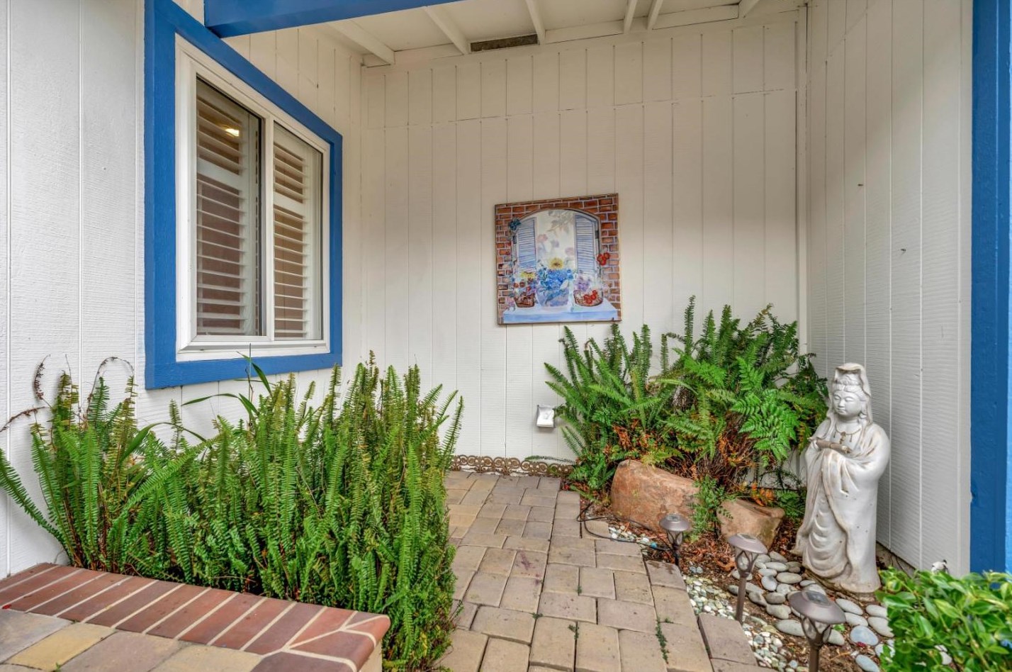 990 Laguna Cir, San Mateo, CA 94404