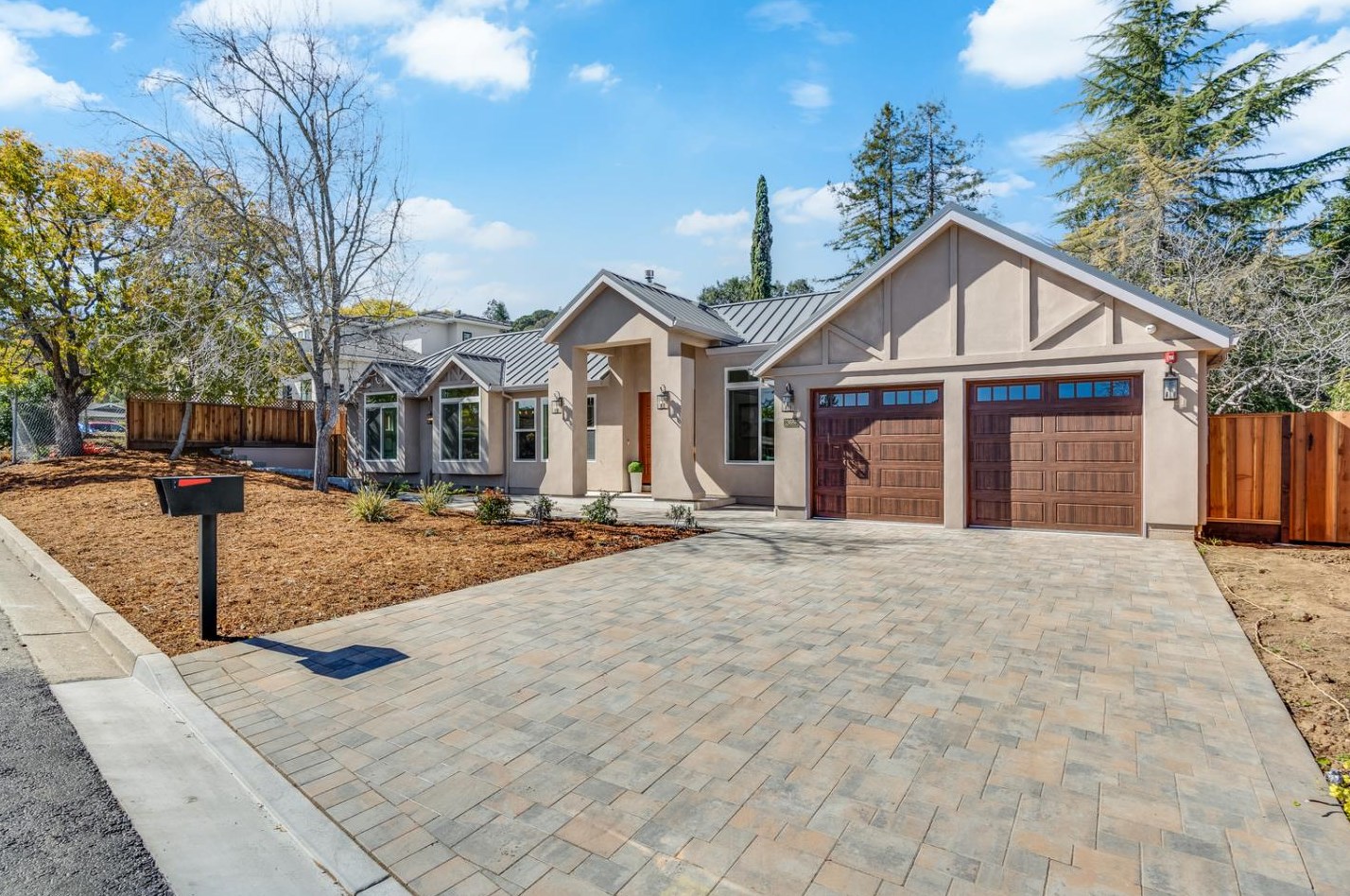 13689 Sarahills Dr, Saratoga, CA 95070-4846