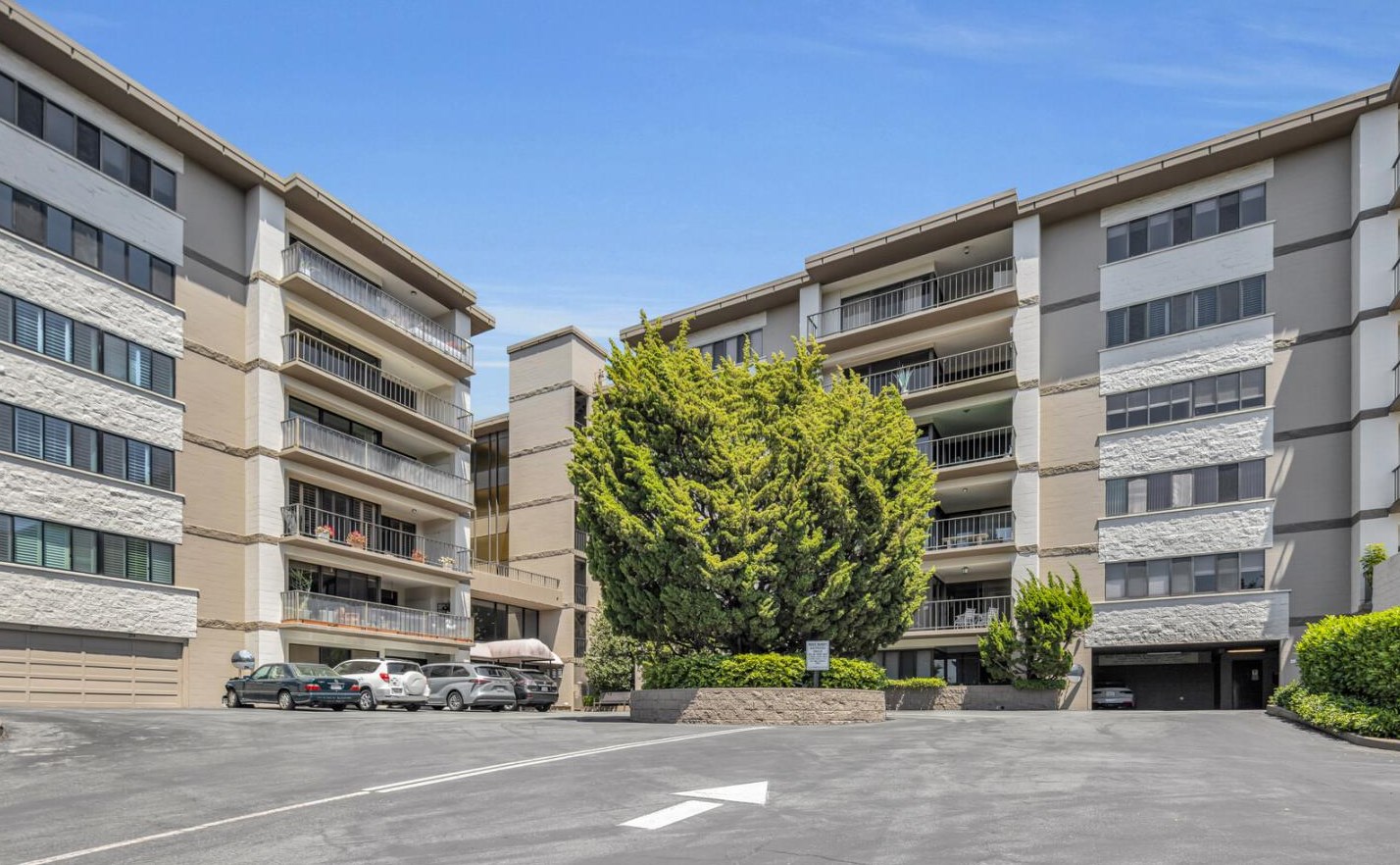 50 Mounds Rd, San Mateo, CA 94402-1272
