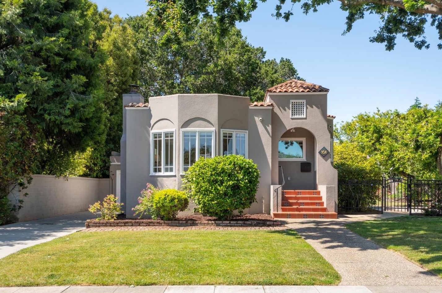 958 Laurel Ave, San Mateo, CA 94401