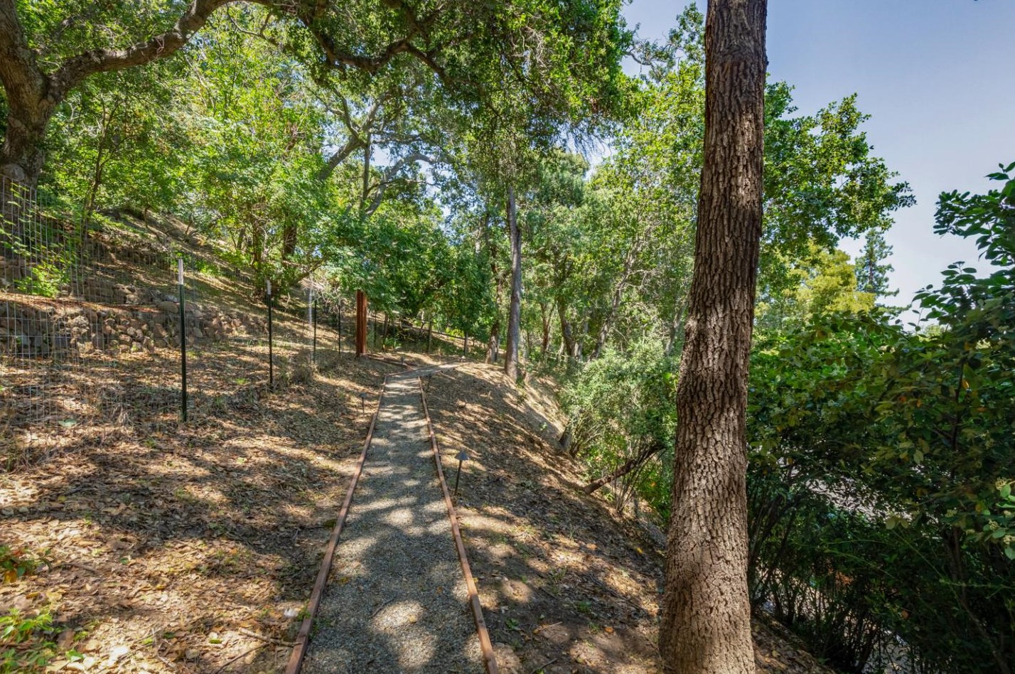 131 Mira Way, Menlo Park CA 94028-7433 exterior