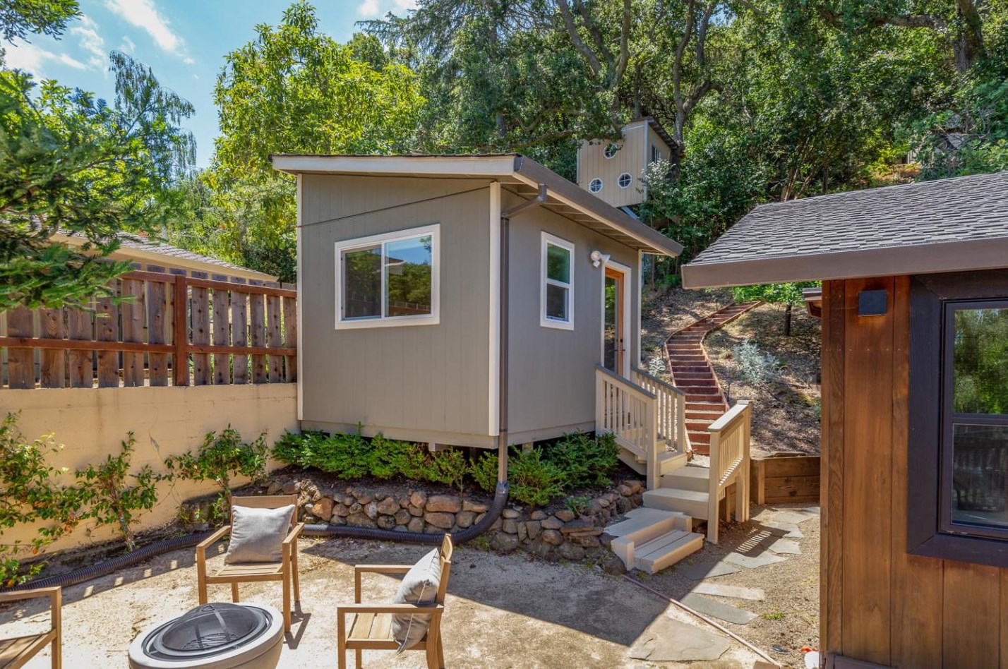 131 Mira Way, Menlo Park CA 94028-7433 exterior