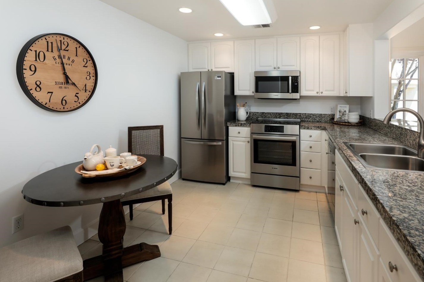 1 W Edith Ave A106, Los Altos, CA 94022