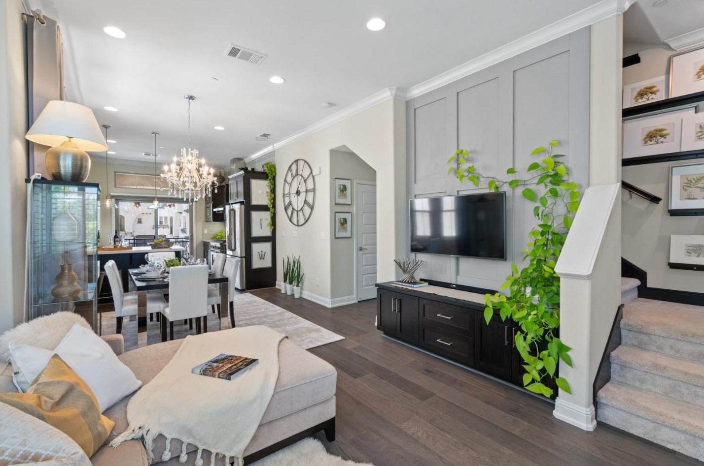 111 Fairchild Dr, Mountain View, CA 94043