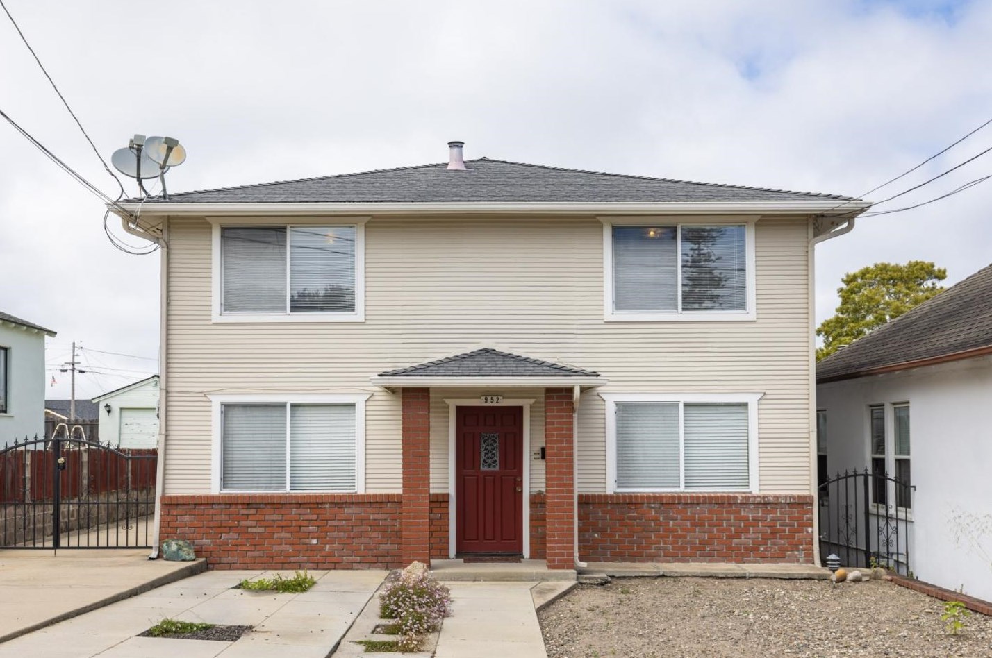 952 Hellam St, Monterey, CA 93940-2124