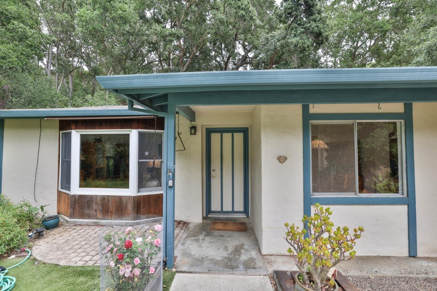 22030 Regnart Rd, Cupertino, CA 95014