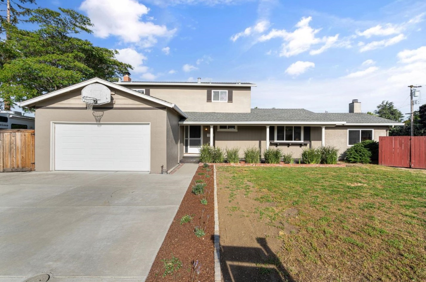 402 Kings Ct, Campbell, CA 95008