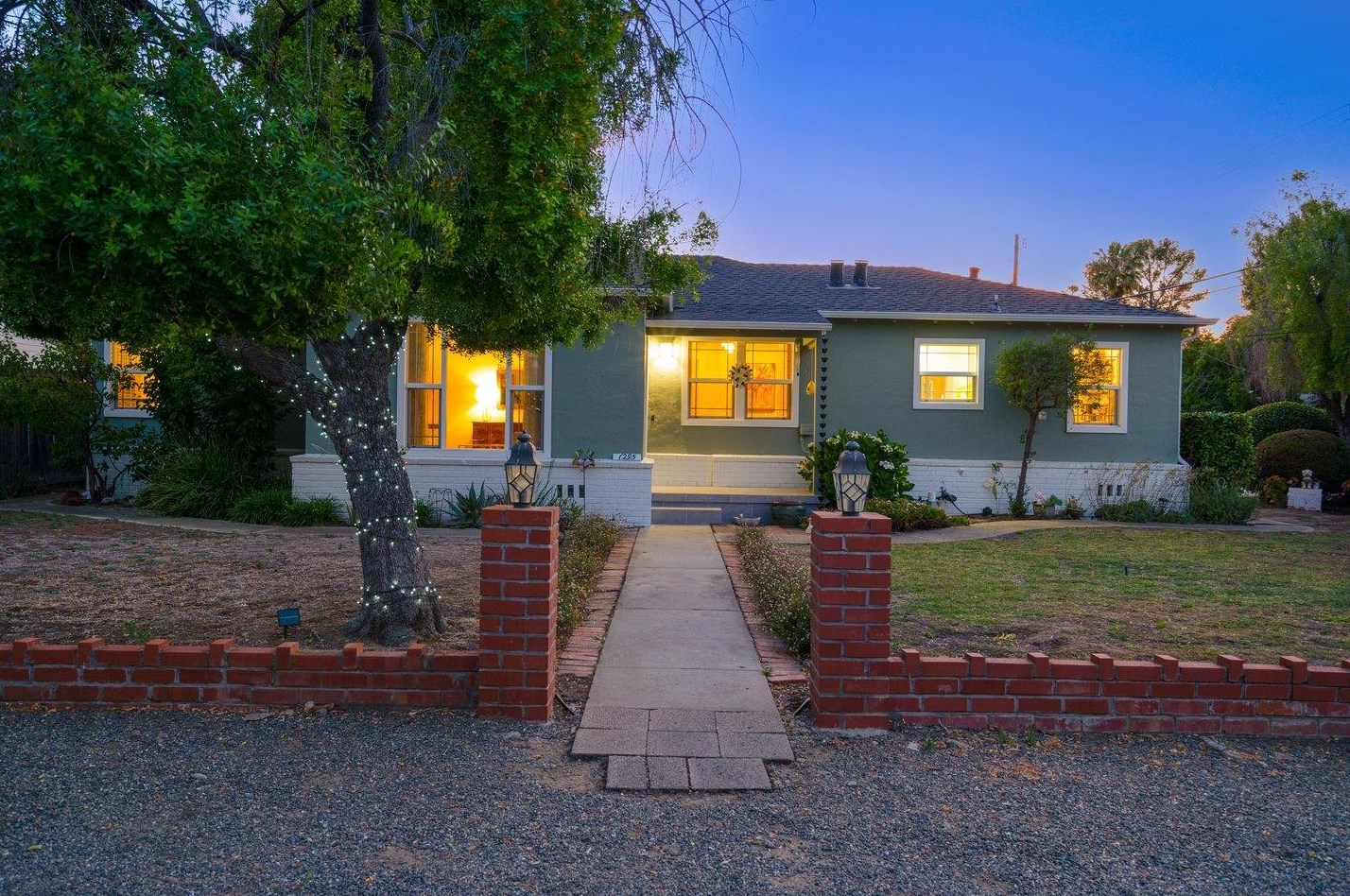 1295 Walnut Dr, Campbell, CA 95008
