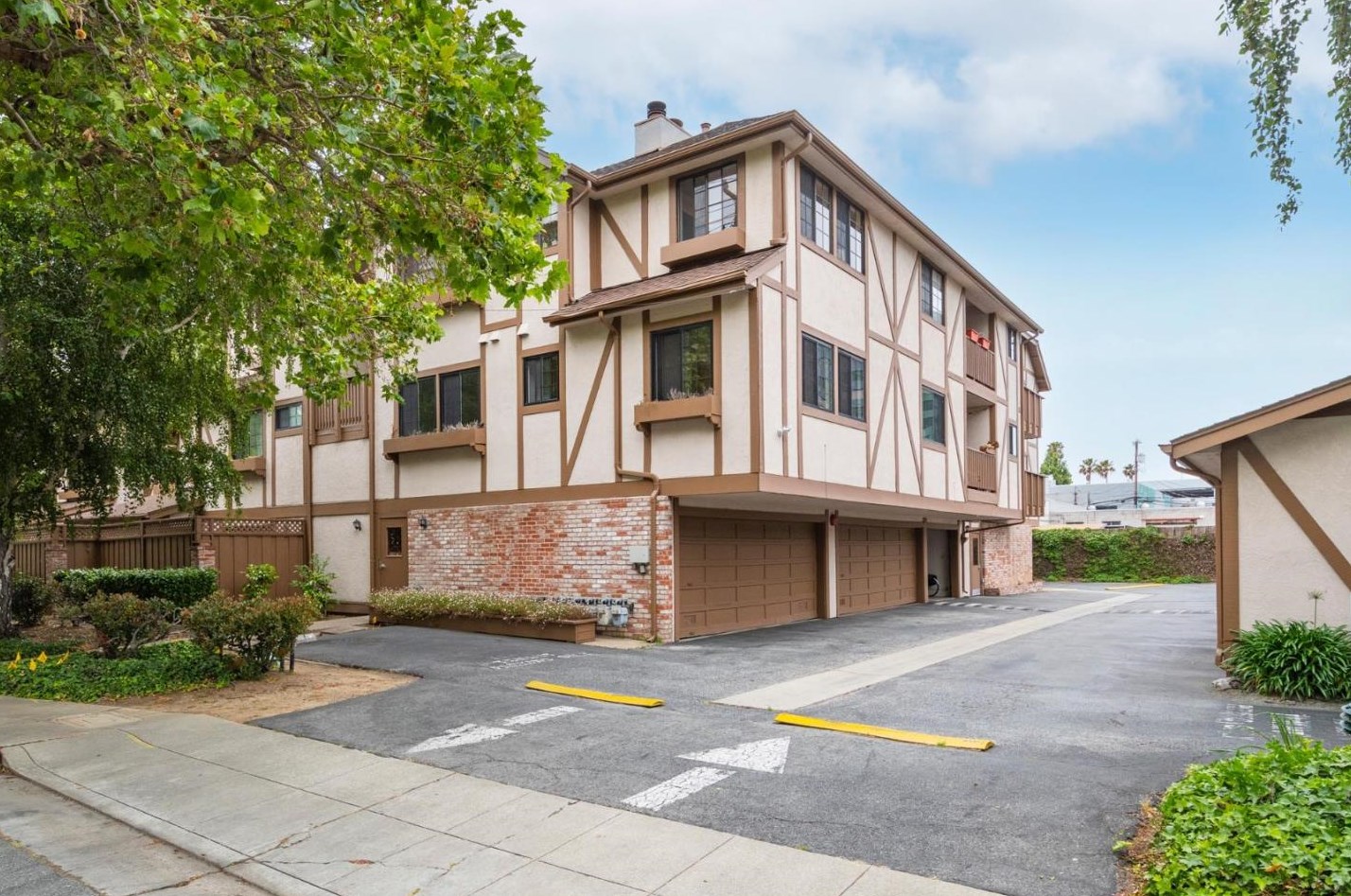 2000 Palm Ave 18, San Mateo, CA 94403